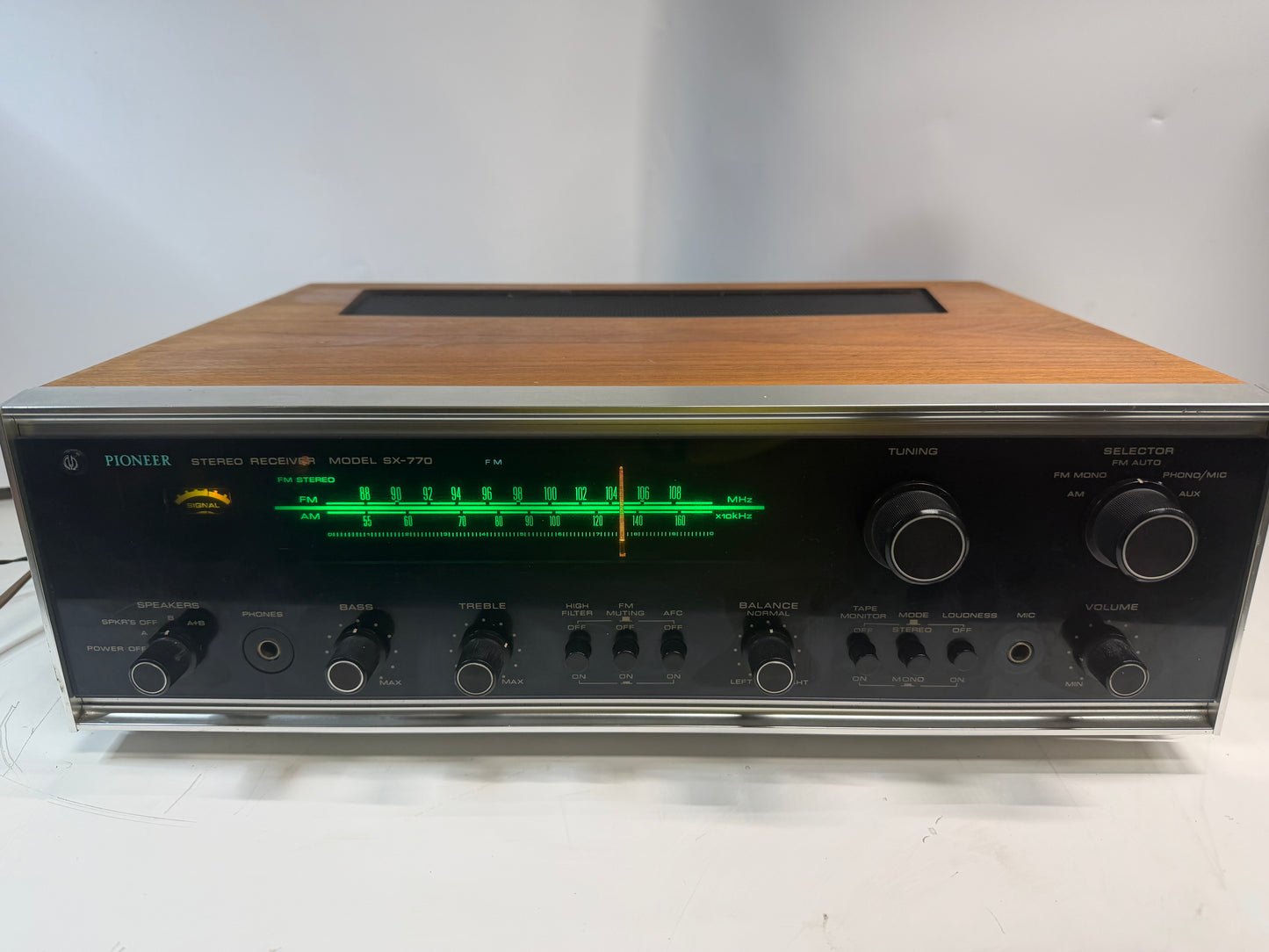 Pioneer SX-770 Stereo Receiver New Lamps Fuses DeoxIT Cleaned Tested