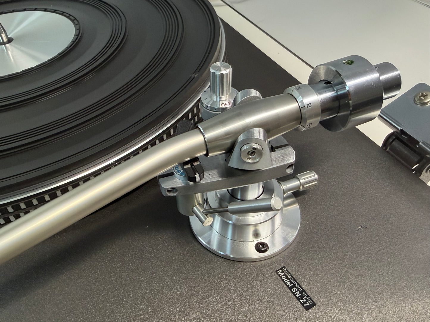 Sansui SR-525 Turntable w/ Micro Seiki MA-202 Mk II Tonearm & Ortofon 2M