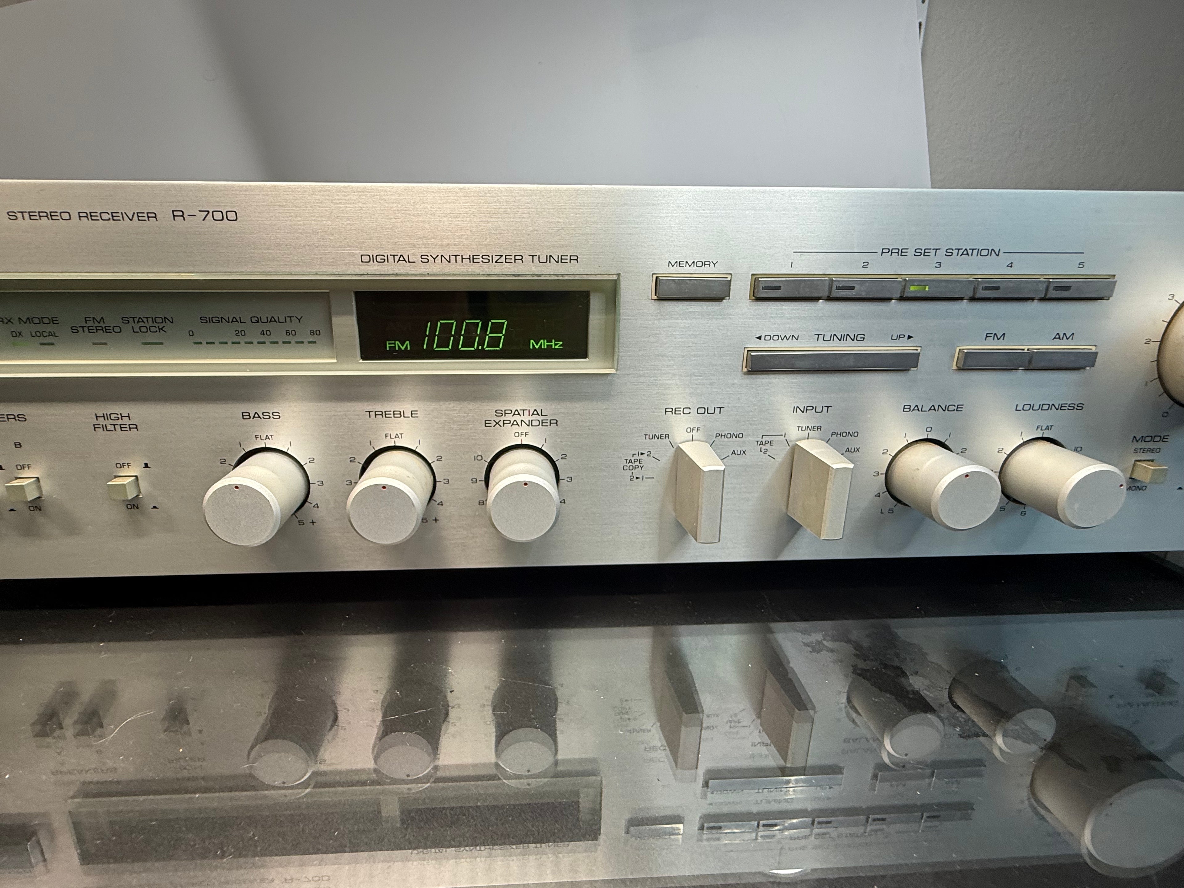 Yamaha R-700 vintage stereo receiver – photo 3 of 20