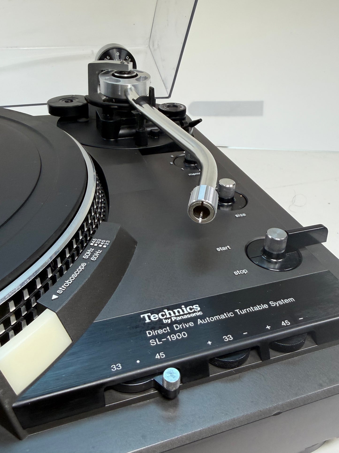 Technics SL-1900 Direct Drive Turntable DeoxIT Serviced Upgraded Feet