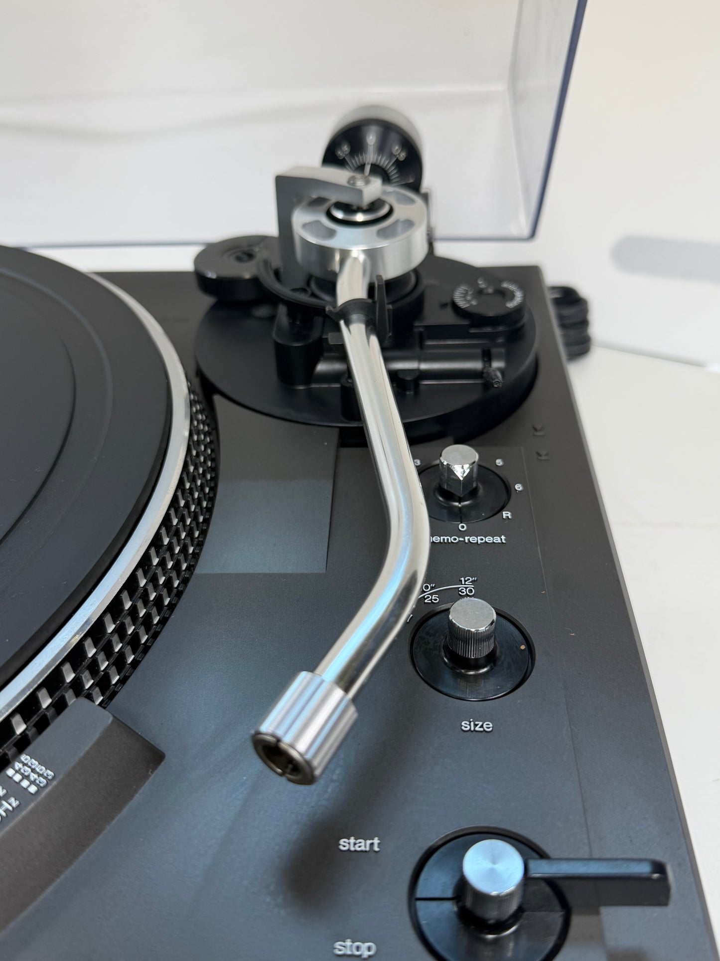 Technics SL-1900 Direct Drive Turntable DeoxIT Serviced Upgraded Feet