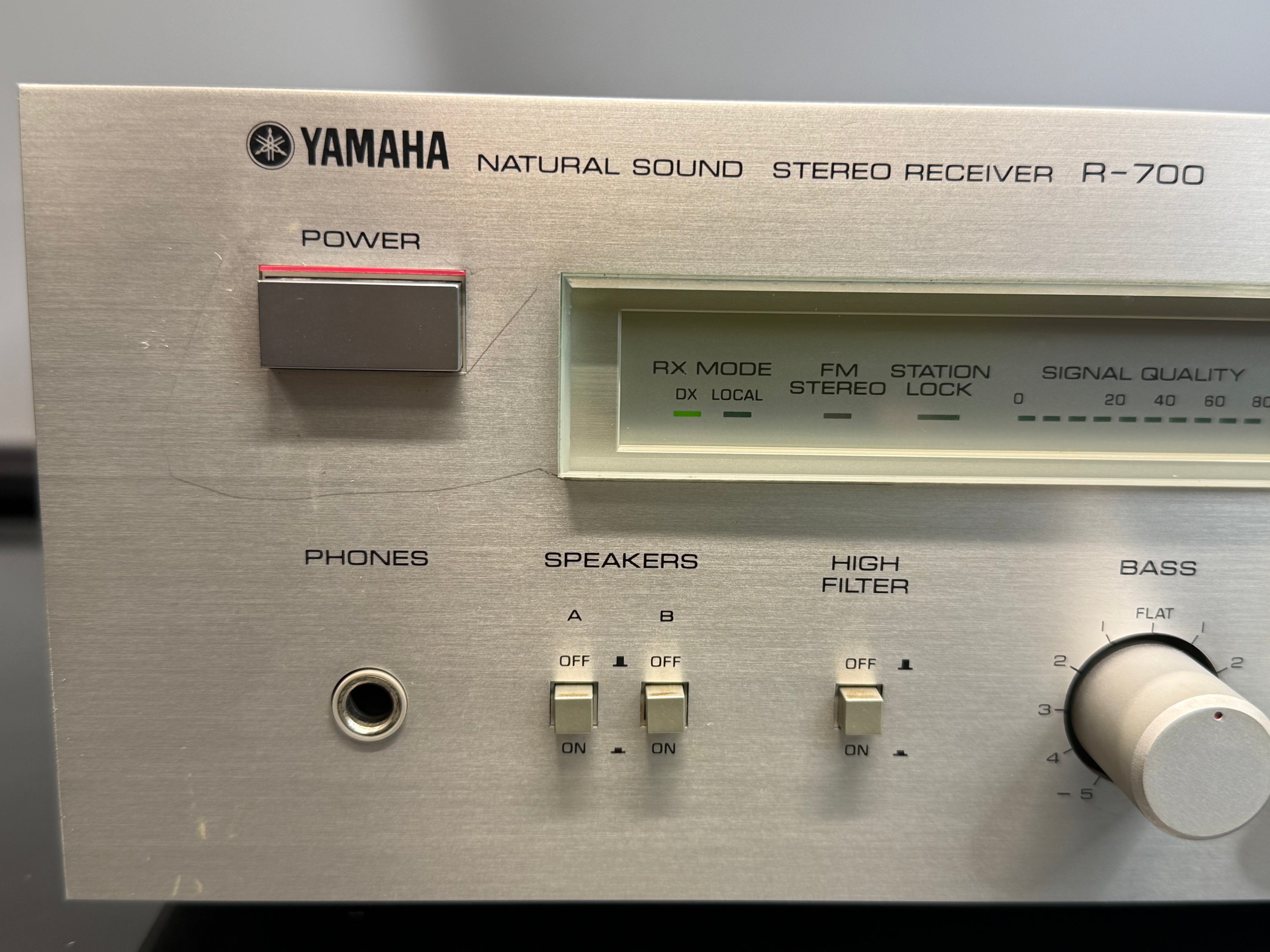 Yamaha R-700 vintage stereo receiver – photo 8 of 20
