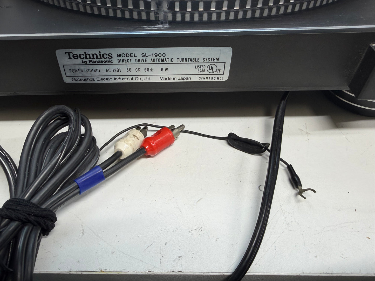 Technics SL-1900 Direct Drive Turntable DeoxIT Serviced Upgraded Feet