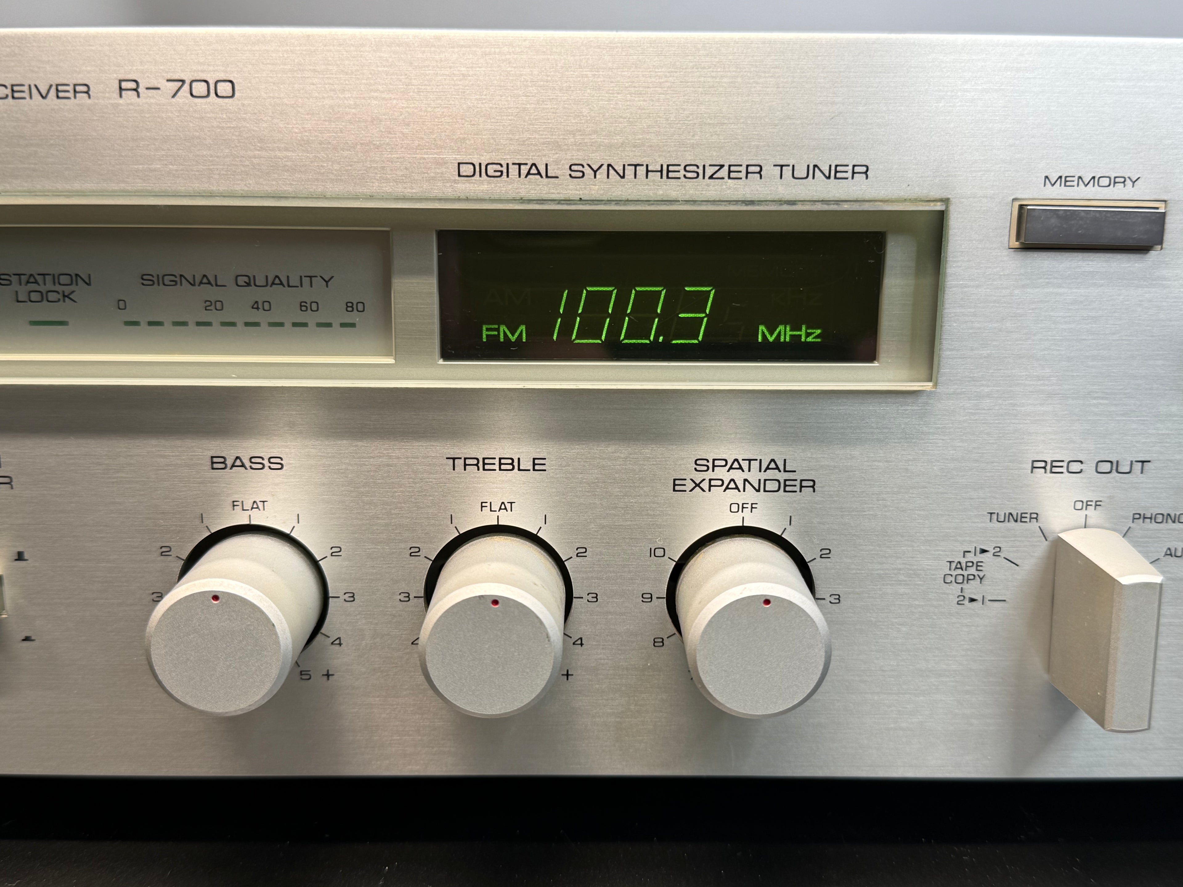 Yamaha R-700 vintage stereo receiver – photo 7 of 20