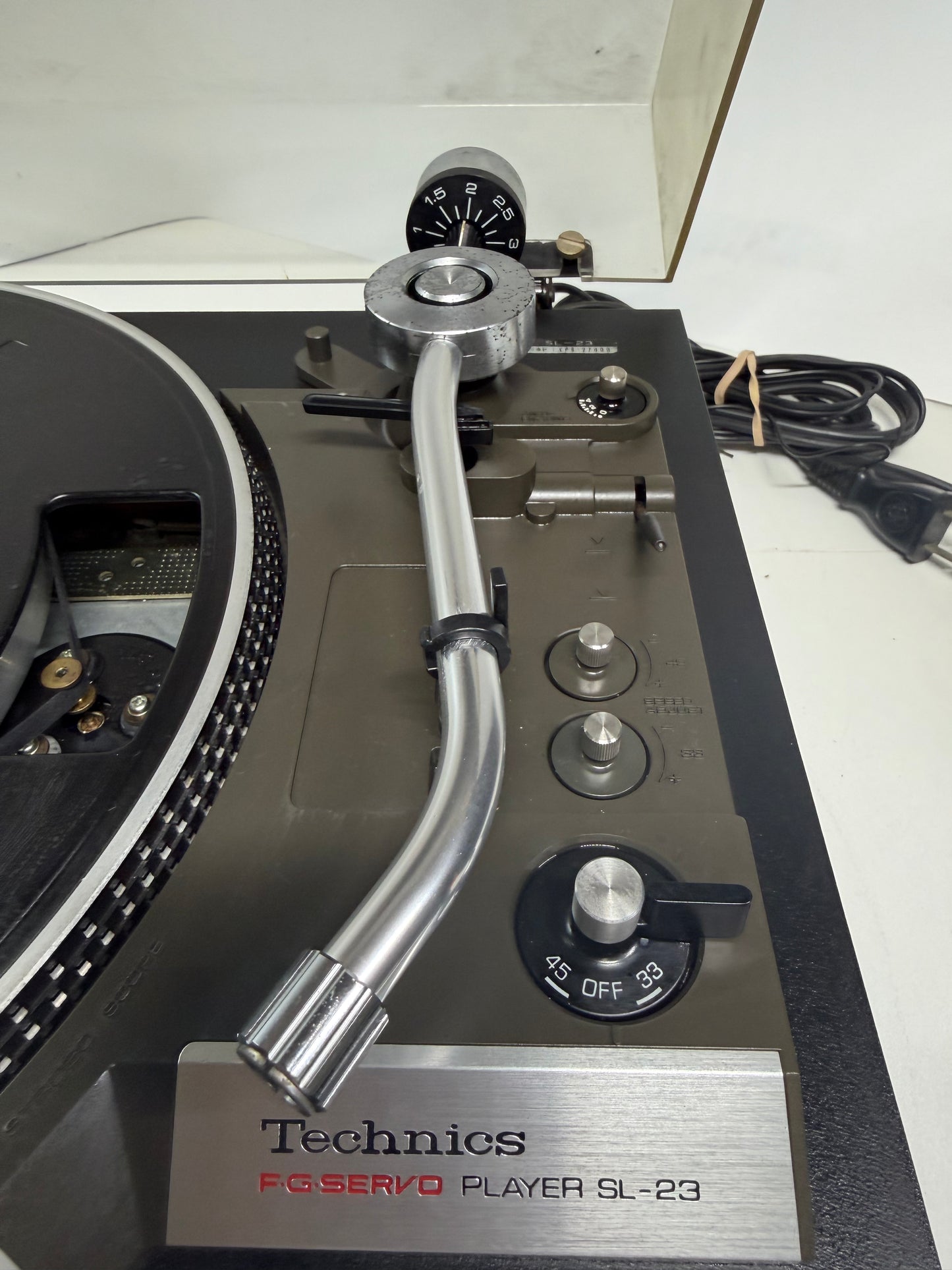 Technics SL-23 FG Servo Black Japanese Edition – Vintage Belt Drive Turntable