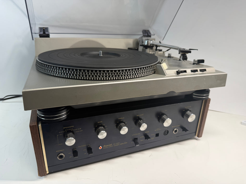 Sansui AU-505 amplifier and Technics SL-1950 turntable system